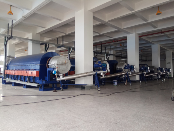 名稱(chēng)：焙燒電池負(fù)極材料，規(guī)格：?0.65x7.2米間接電加熱